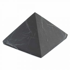 Pyramide en Pierre Précieuse Shungite non polie - 30 mm