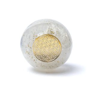 Boule d'orgonite en sélénite avec symbole de la Fleur de Vie en provenance d'Inde