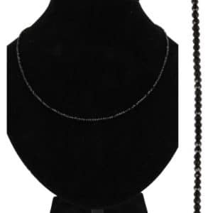 Collier Subtil en Spinelle Noir Fermoir en Argent Longueur 44 cm