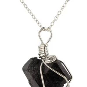 Pendentif en pierre précieuse brute de tourmaline noire sans chaîne